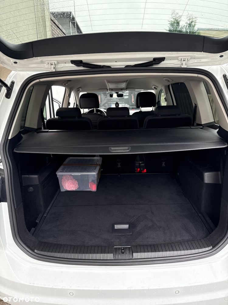 Volkswagen Touran - 13
