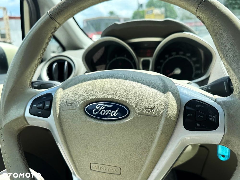 Ford Fiesta 1.4 Ghia - 14