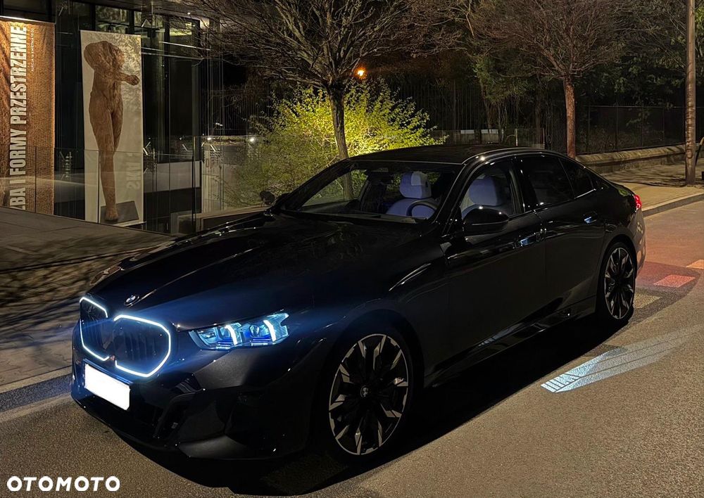 BMW Seria 5 520i mHEV - 9