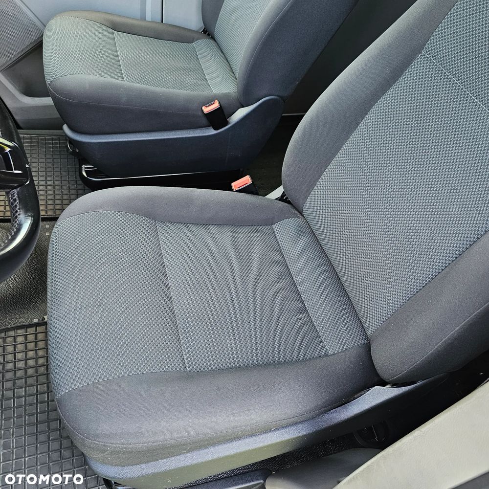 Volkswagen Transporter - 17