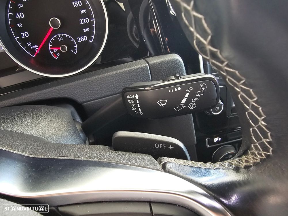 VW Golf 1.6 TDi R-Line DSG - 23