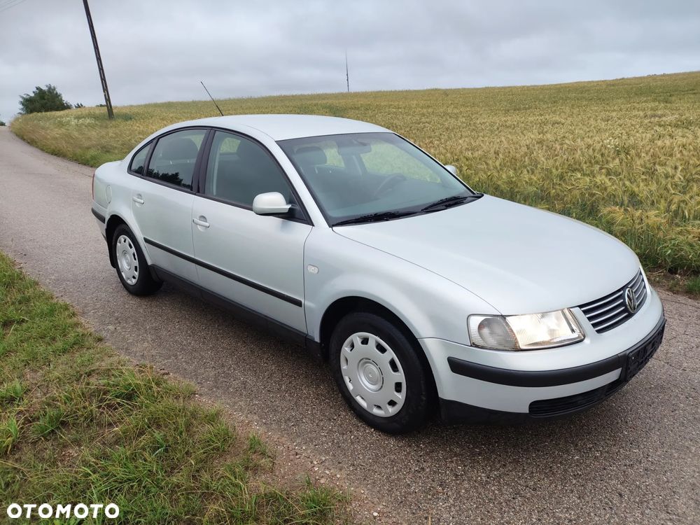 Volkswagen Passat 1.9 TDI Highline - 2