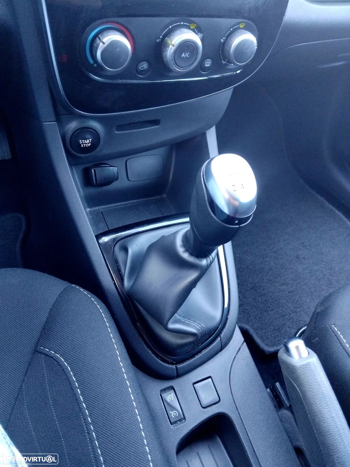 Renault Clio 0.9 TCe Limited - 16