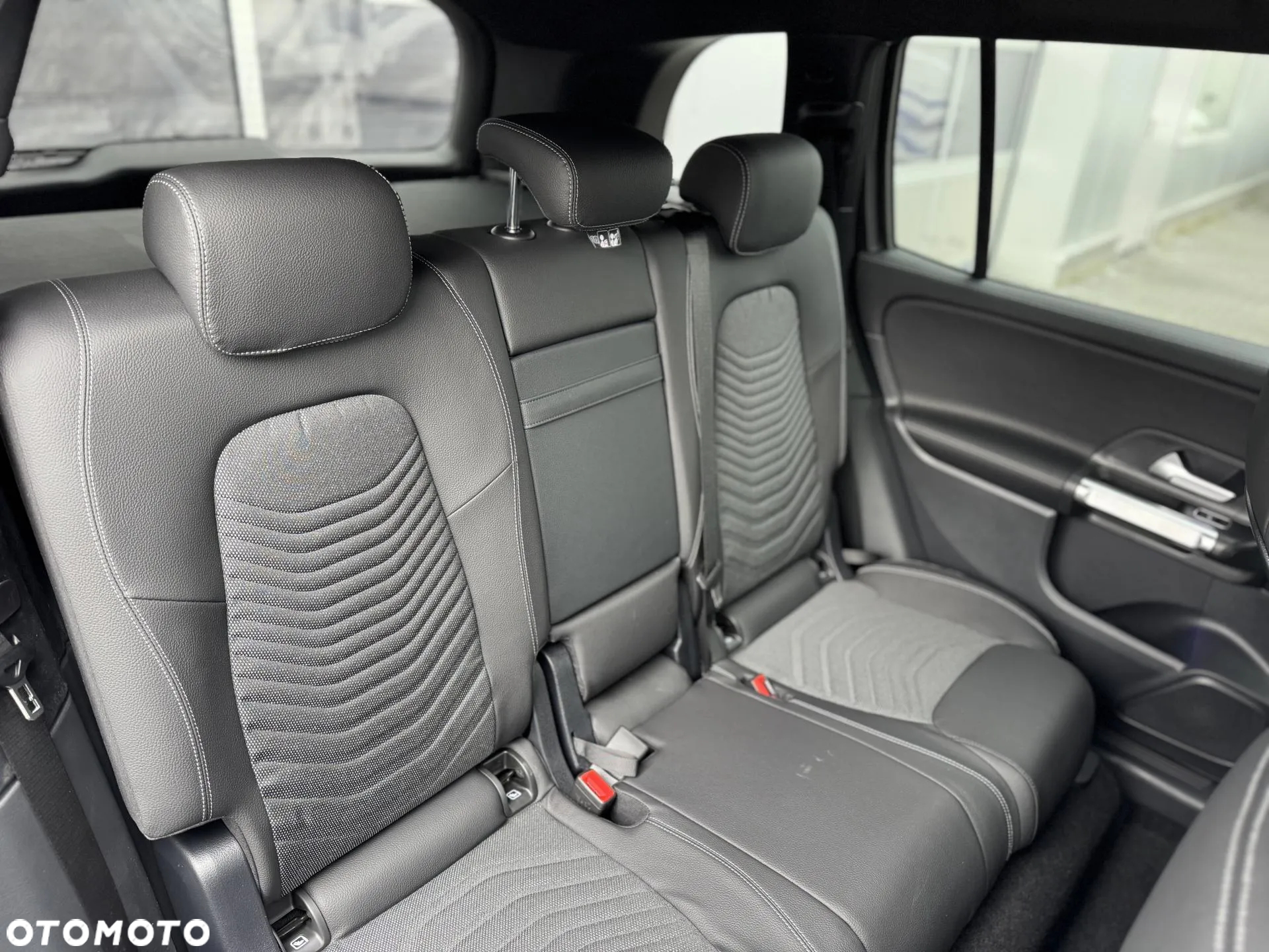 Mercedes-Benz GLB 200 Progressive 7G-DCT - 13