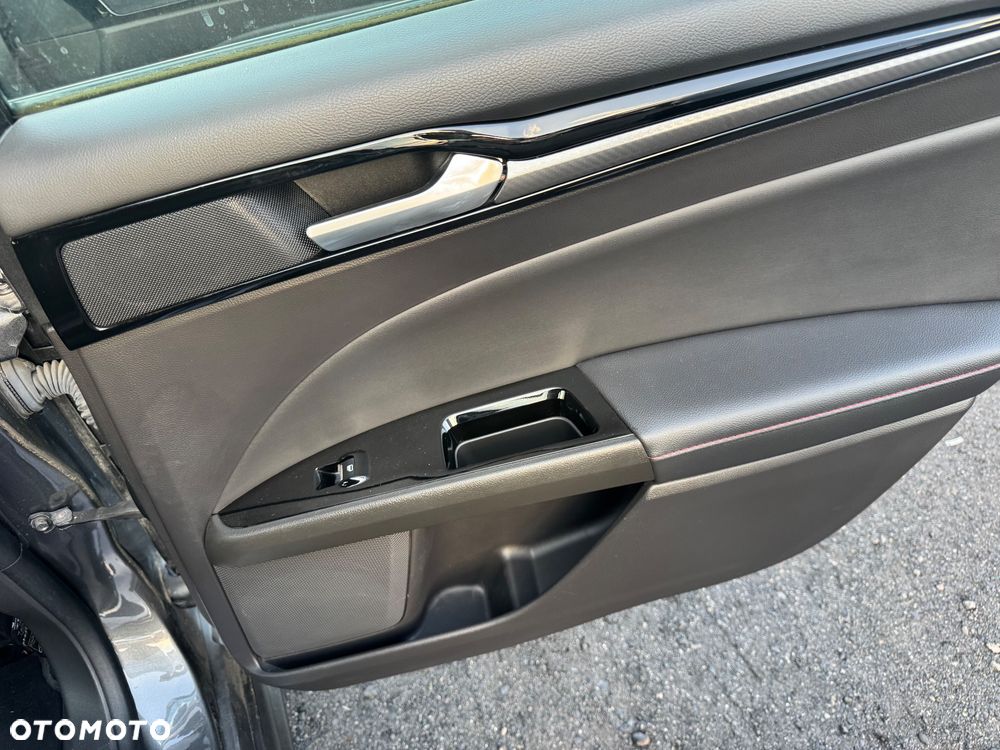 Ford Mondeo - 37