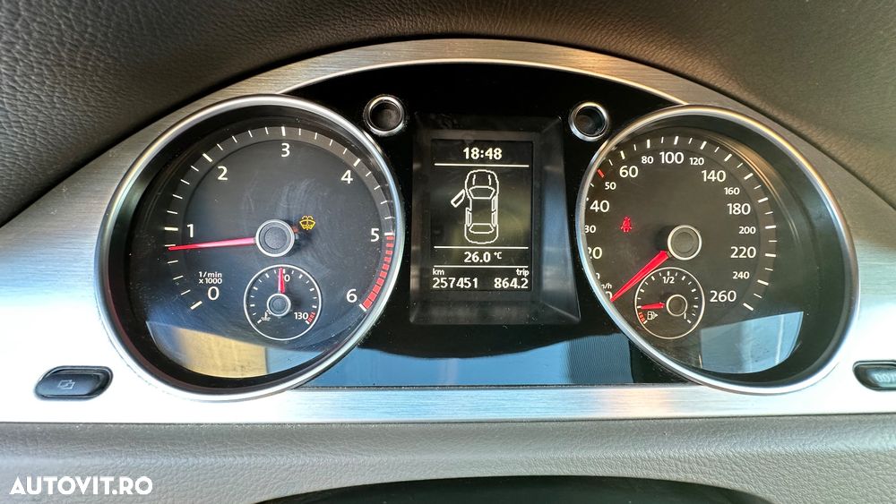 Volkswagen Passat - 8