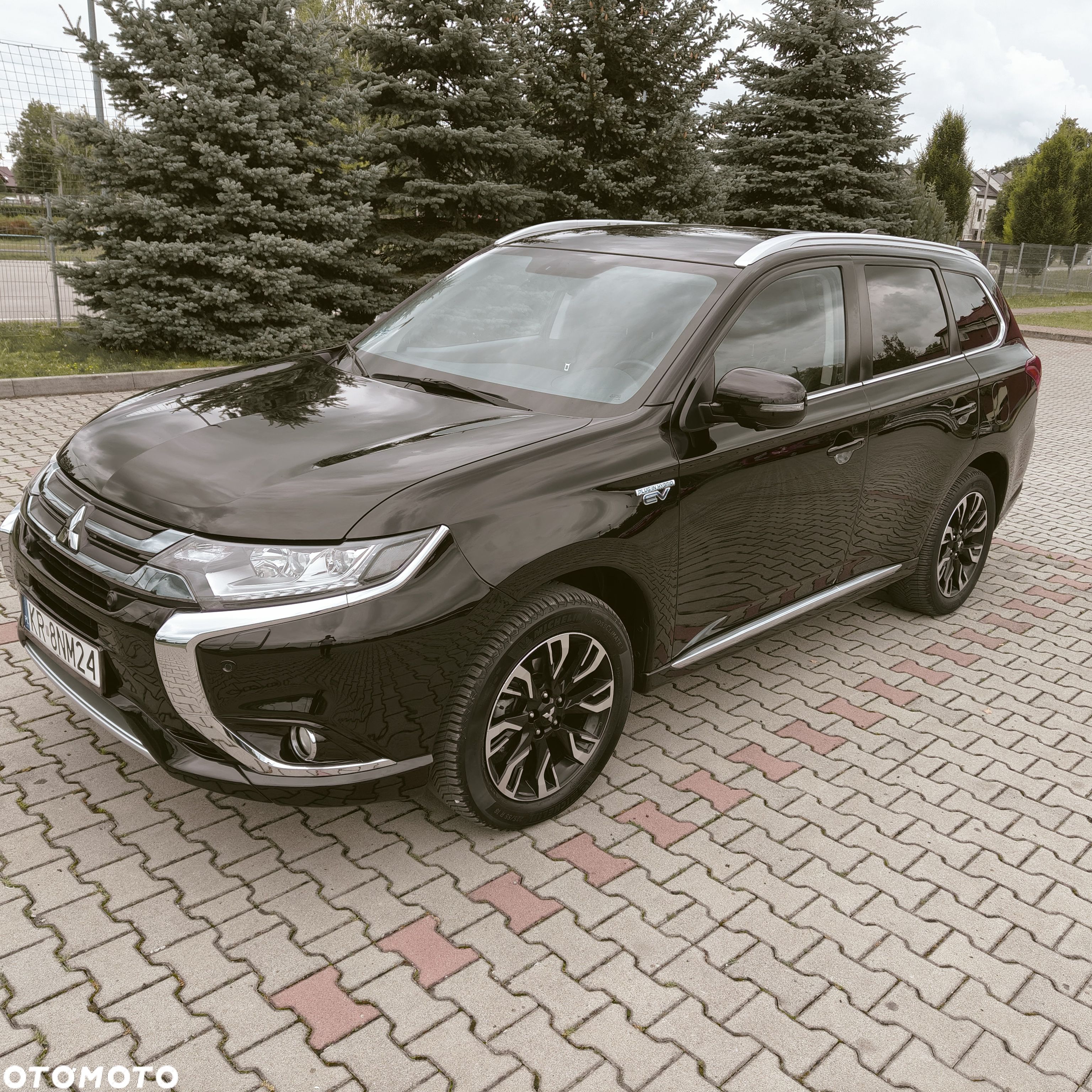 Mitsubishi Outlander - 1