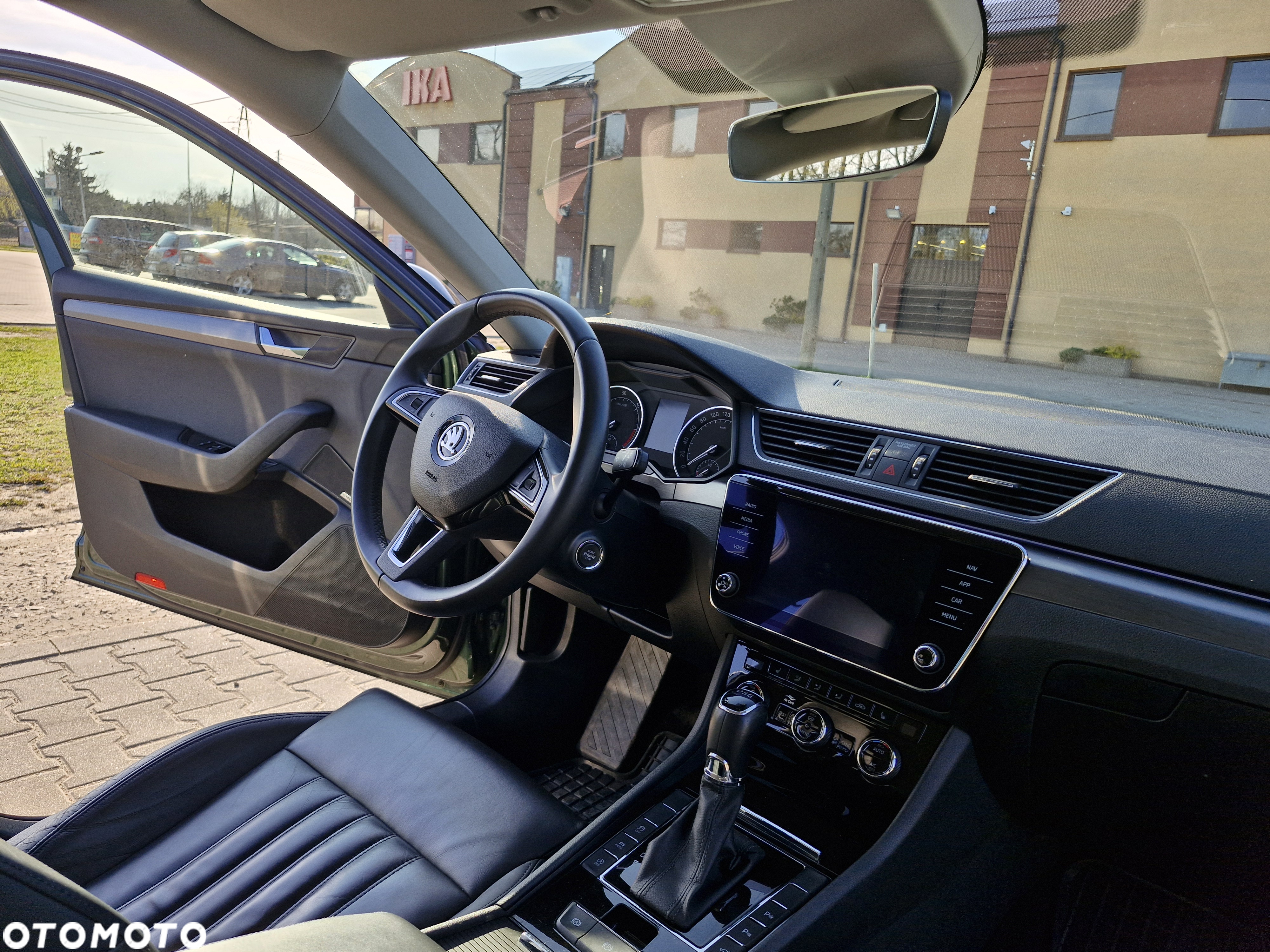 Skoda Superb 2.0 TDI SCR Style DSG - 5