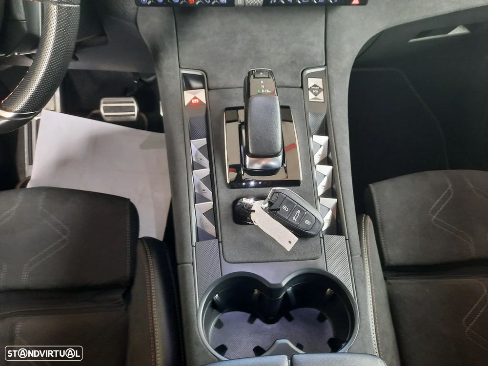DS DS7 Crossback E-Tense Performance Line+ EAT8 - 35