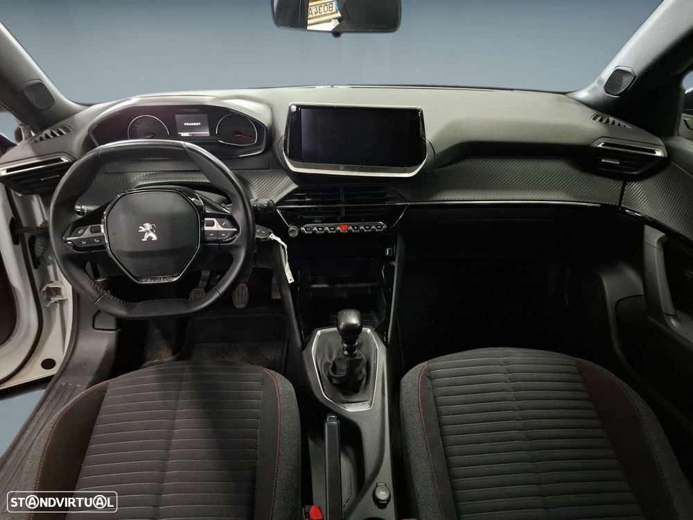 Peugeot 2008 1.2 PureTech Active — fotografia 12
