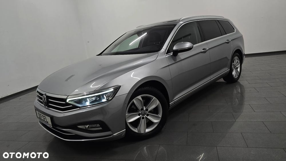 Volkswagen Passat - 1