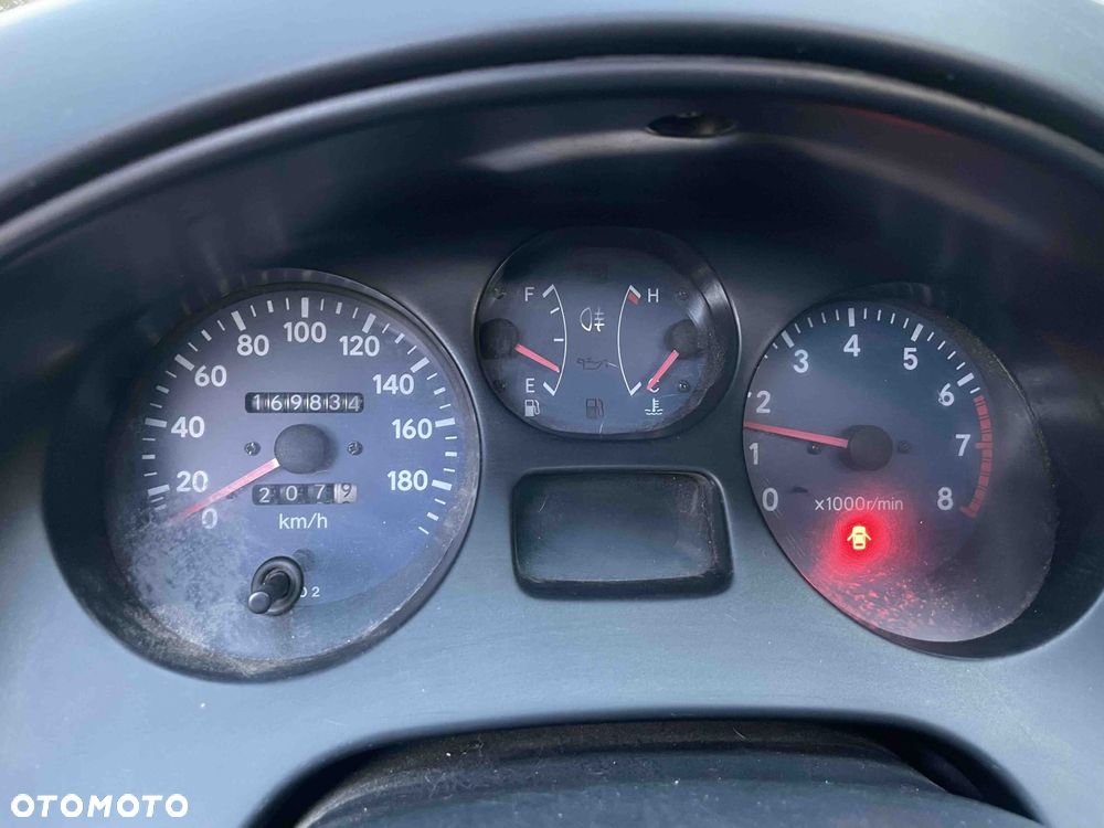 Toyota RAV4 2.0 - 10