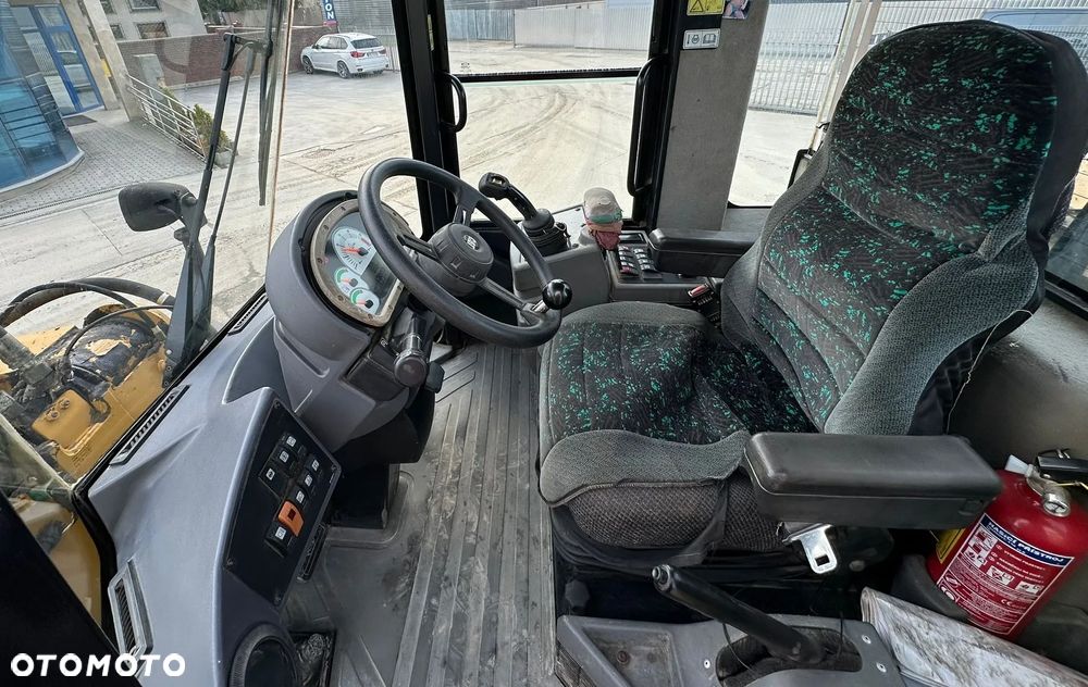 Caterpillar 930H - 6