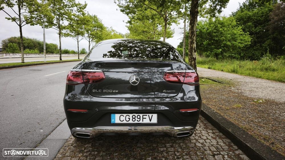 Mercedes-Benz GLC 300 de Coupe 4Matic 9G-TRONIC Exclusive - 4
