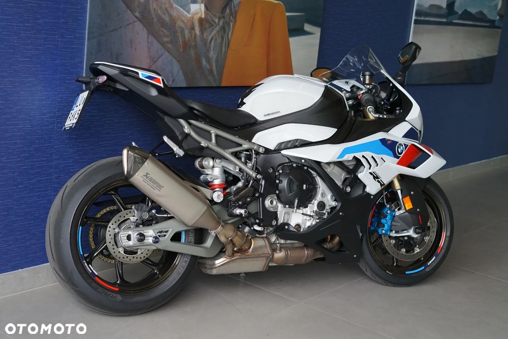 BMW S - 6
