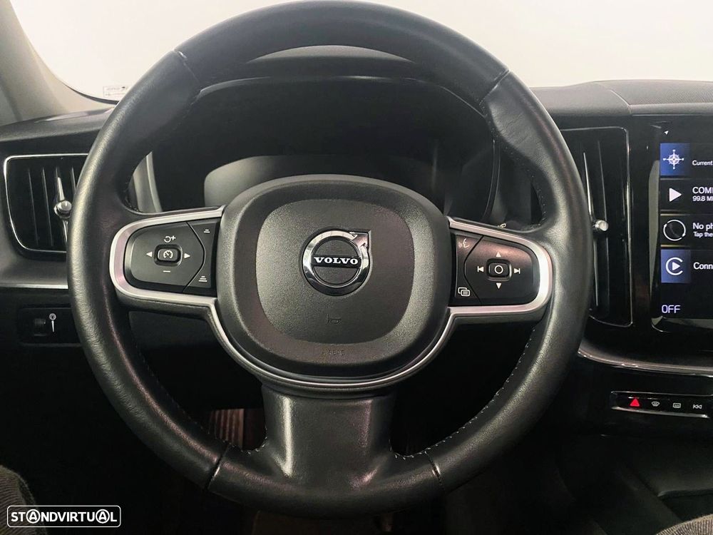Volvo XC 60 2.0 B4 Momentum Plus - 22