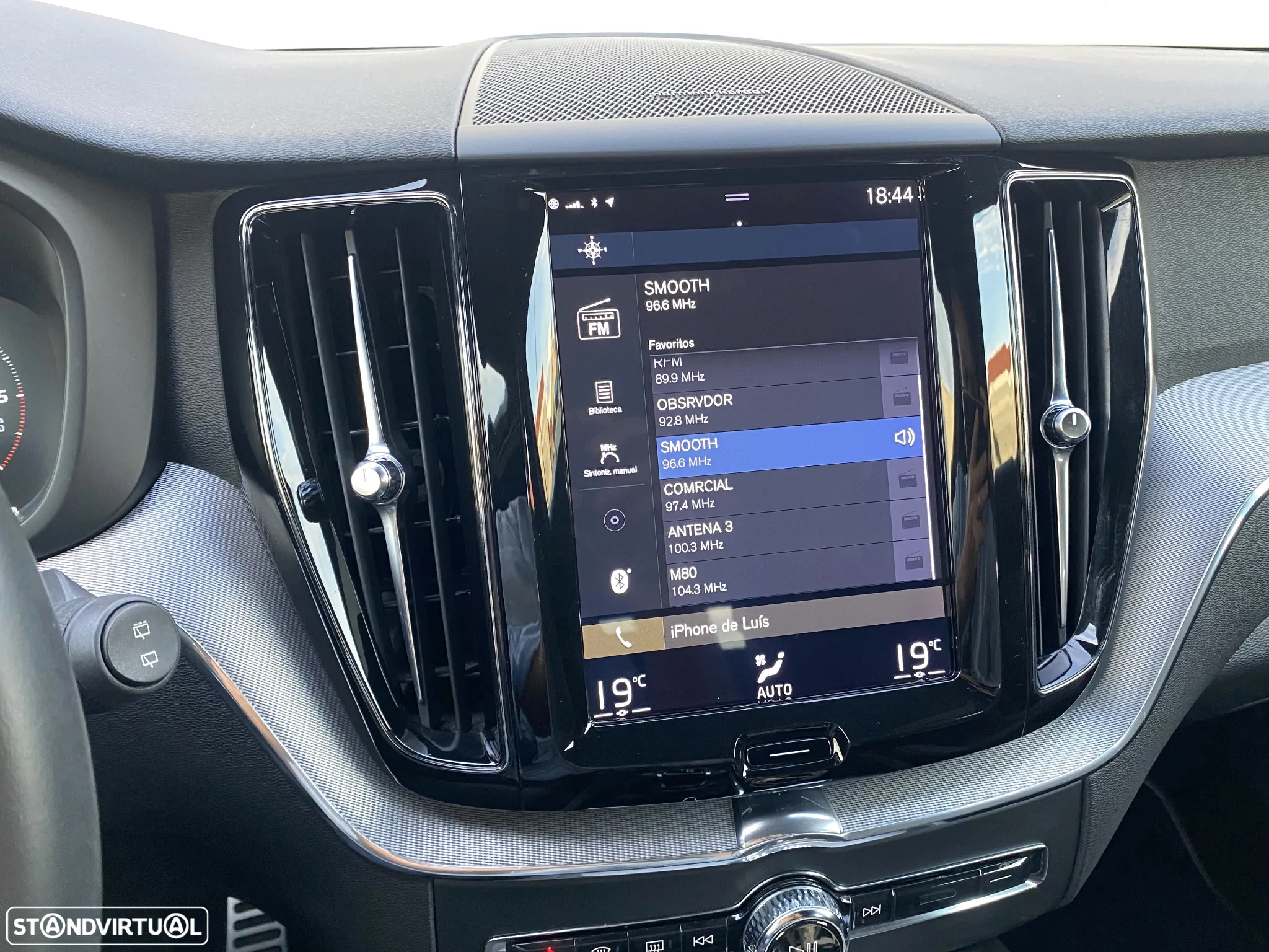 Volvo XC 60 2.0 D4 R-Design Geartronic - 27