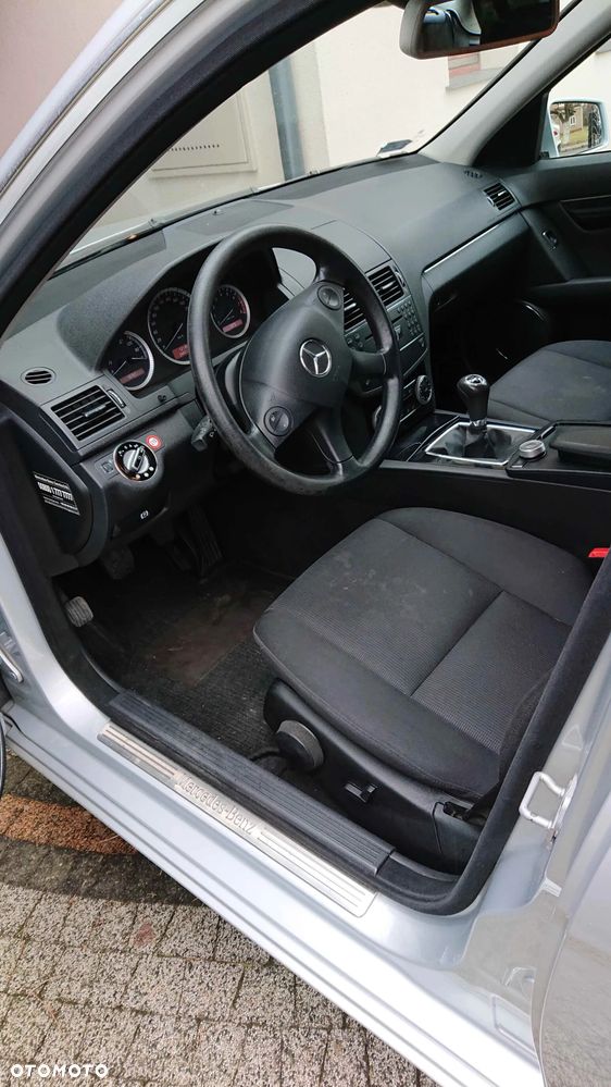 Mercedes-Benz Klasa C 180 Kompressor BlueEFFICIENCY - 7
