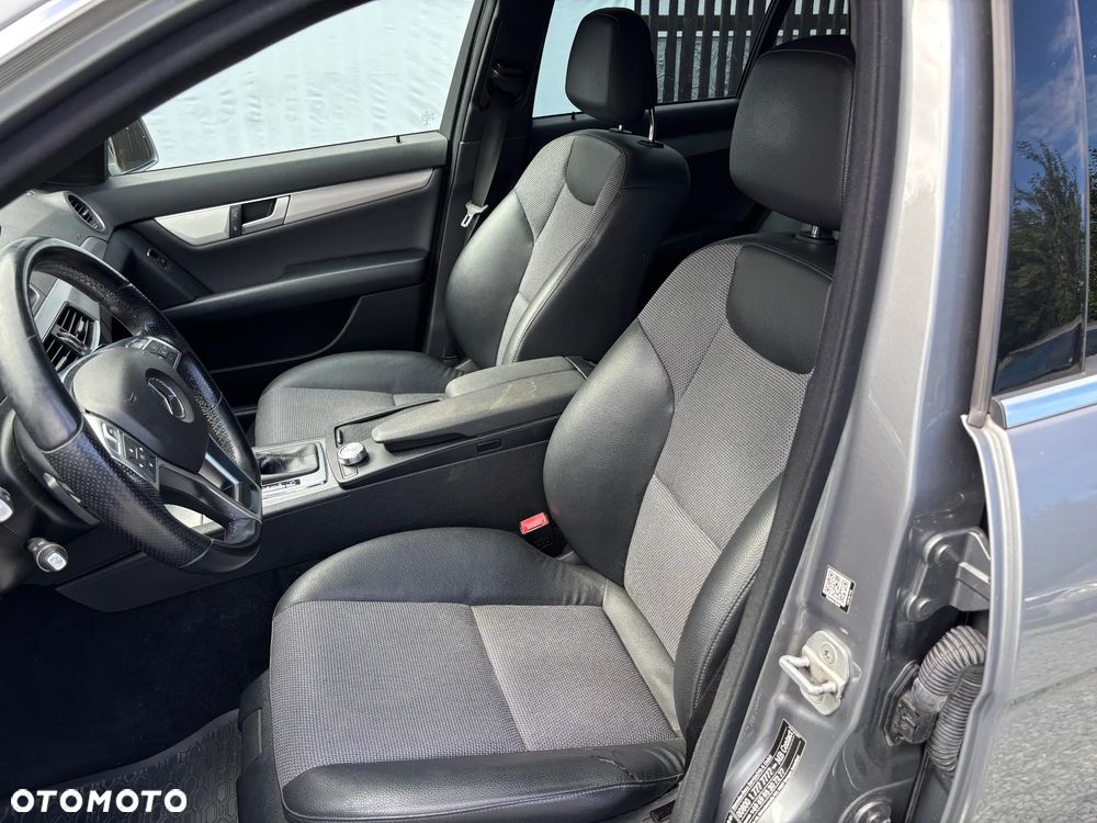Mercedes-Benz Klasa C 250 (BlueTEC) d 4Matic 7G-TRONIC AMG Line - 14