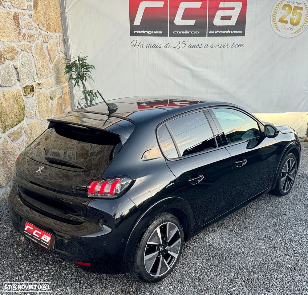 Peugeot e-208 - 21