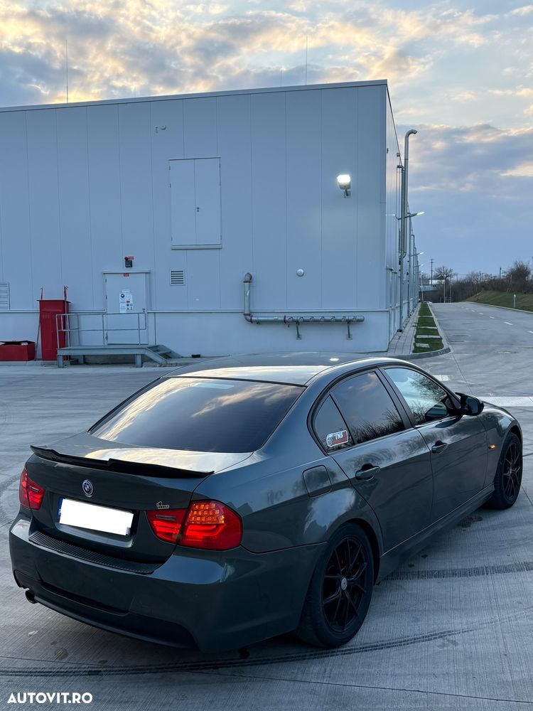 BMW Seria 3 318d - 14