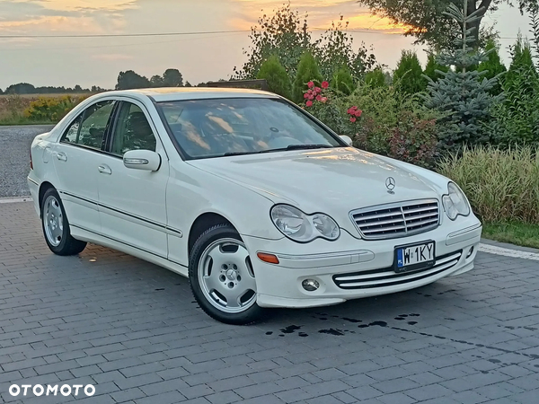 Mercedes-Benz Klasa C 240 T Elegance 4-Matic