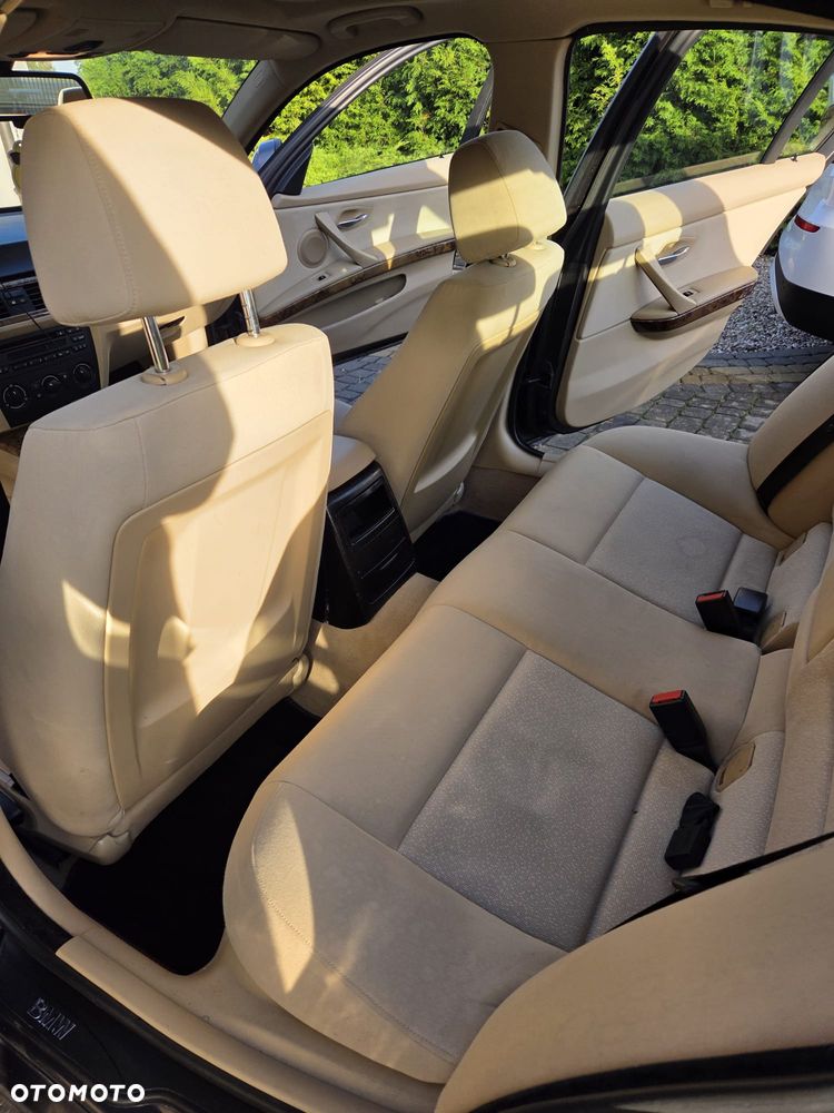 BMW Seria 3 320i - 17