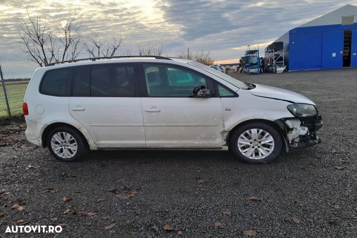 Dezmembrez Volkswagen VW Touran 1 [2th facelift] [2010 - 2015] Miniva - 1