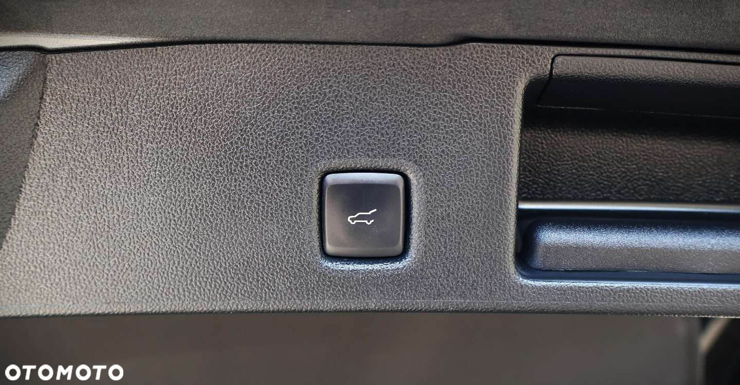 Ford Kuga - 24