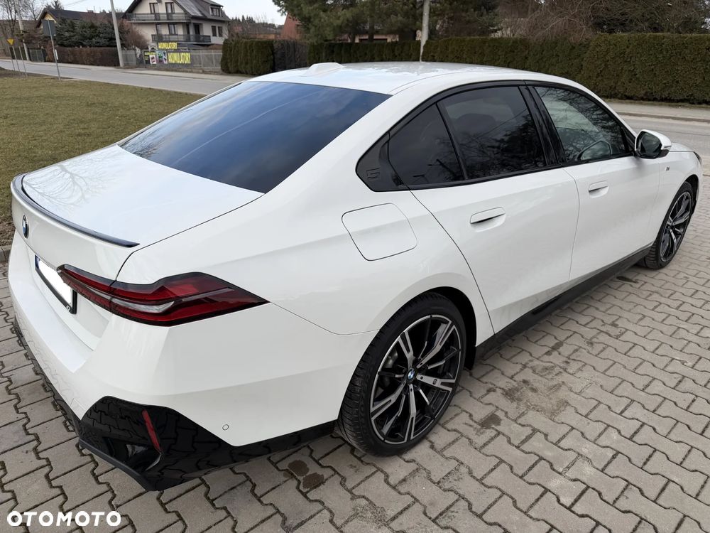 BMW Seria 5 ver-520d-xdrive-mhev-m-sport - 4