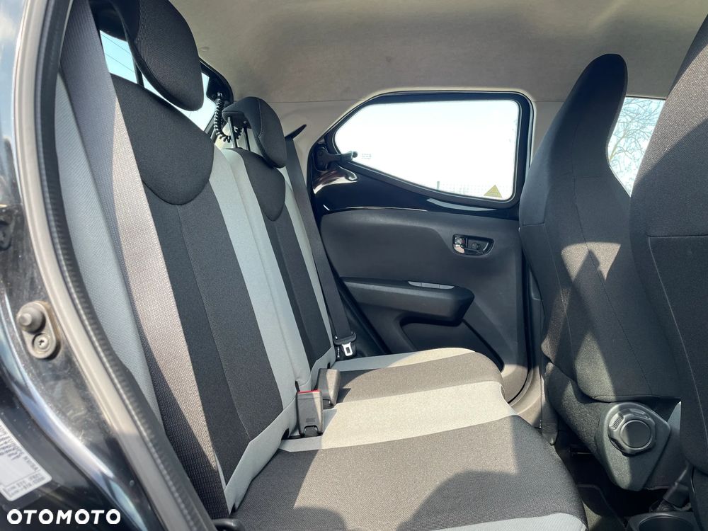 Toyota Aygo x-play - 16