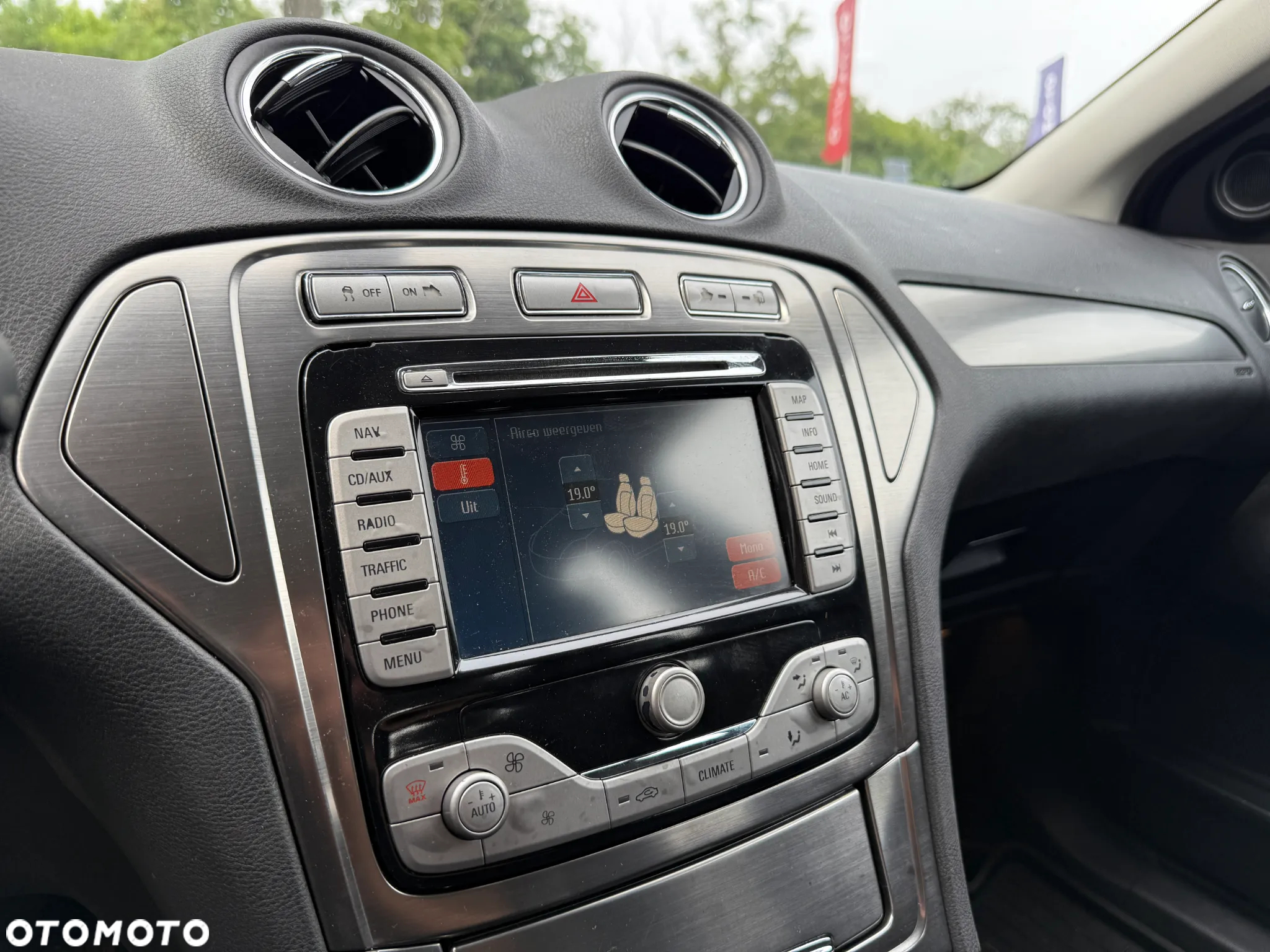 Ford Mondeo 2.0 FF Titanium - 28