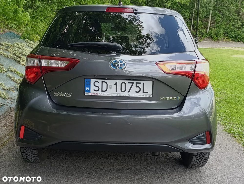 Toyota Yaris Hybrid 100 Premium - 28
