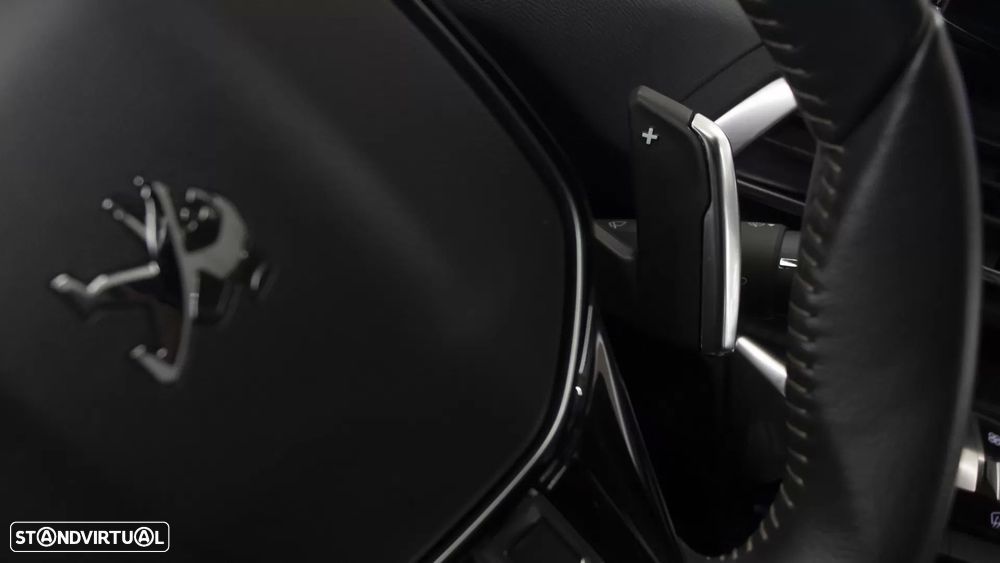 Peugeot 3008 1.2 PureTech Allure EAT8 - 26