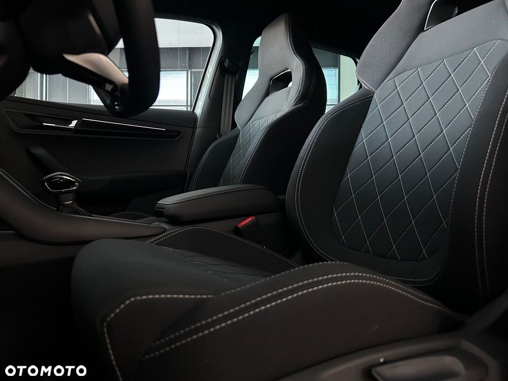 Skoda Karoq 1.5 TSI ACT Sportline DSG - 24