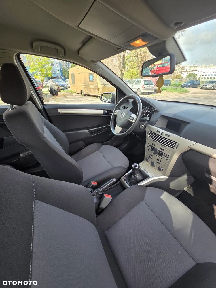 Opel Astra 1.6 Enjoy - 25
