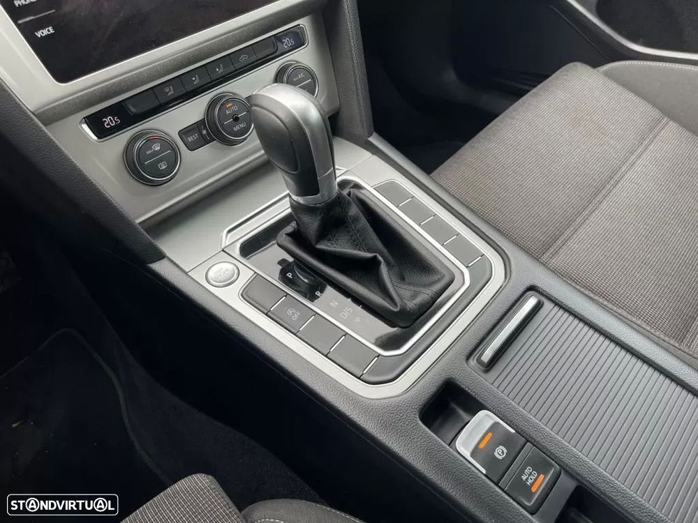 VW Passat Variant 2.0 TDi Business Package DSG - 16