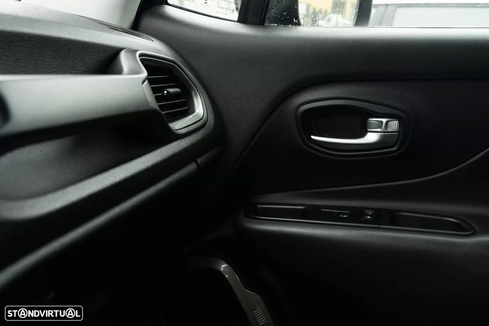 Jeep Renegade 1.0 T Limited - 18