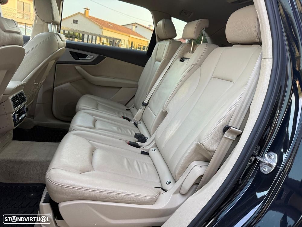 Audi Q7 3.0 TDI quattro tiptronic 7L - 14