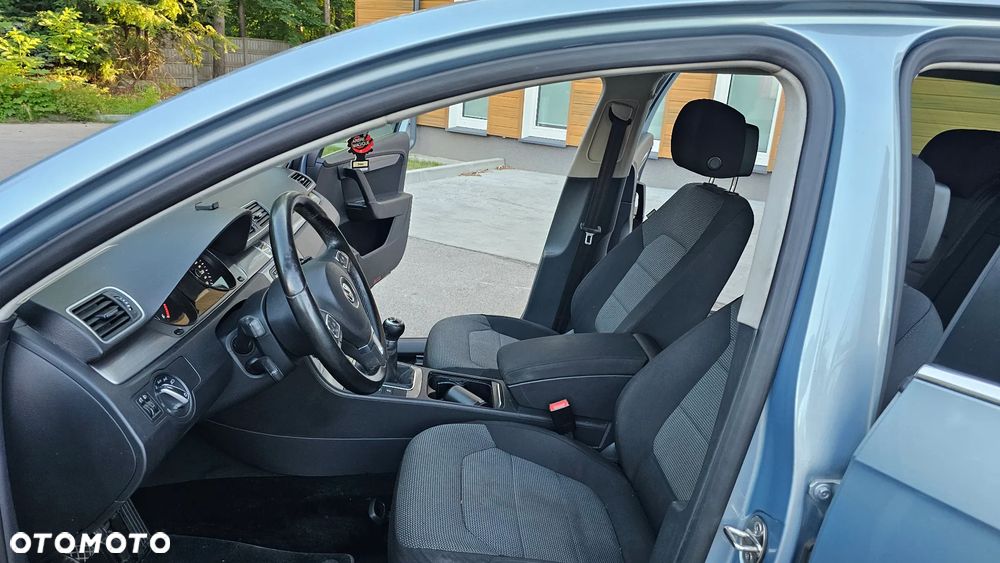Volkswagen Passat 2.0 TDI Comfortline - 15