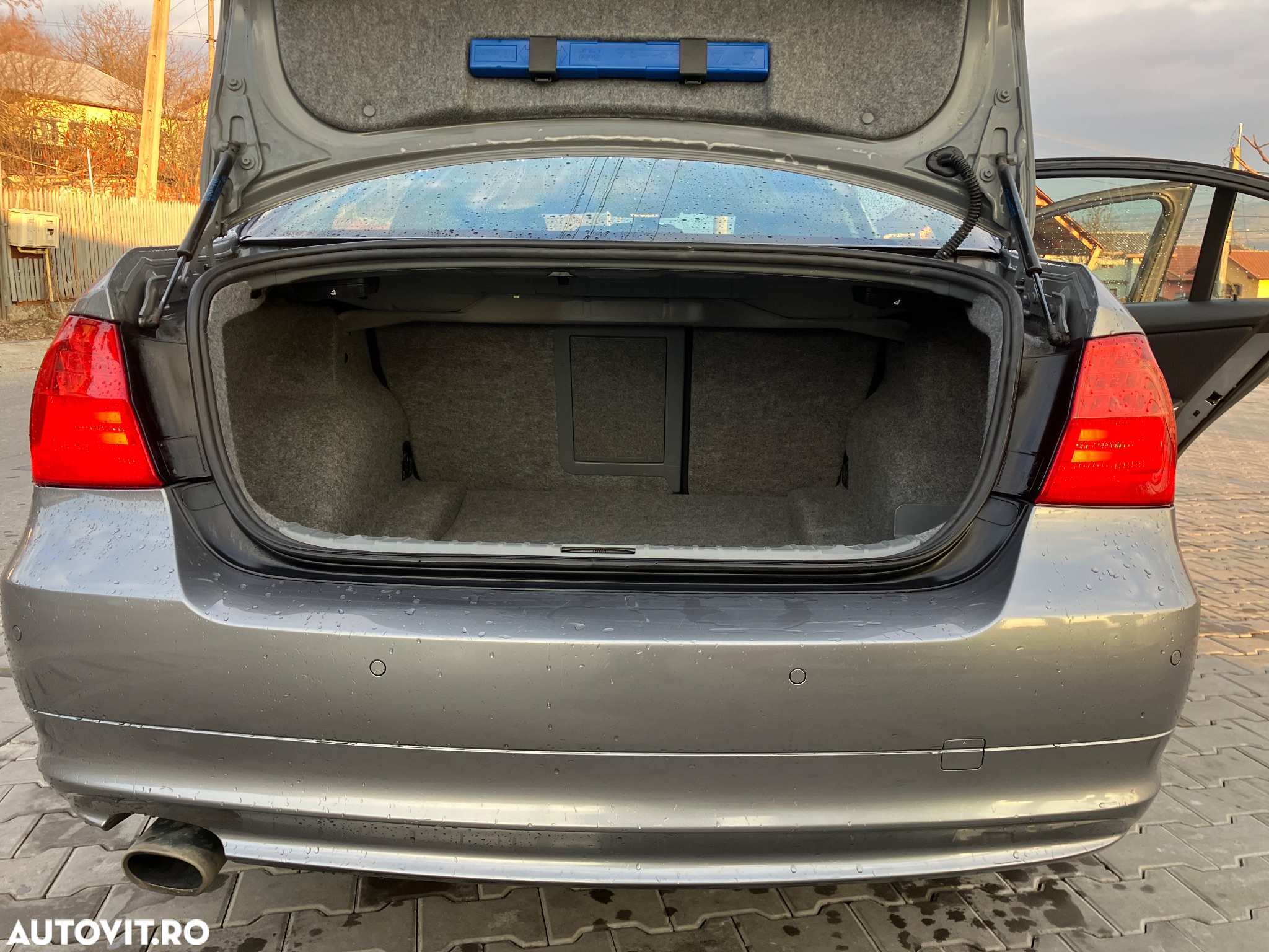 BMW Seria 3 318d - 16