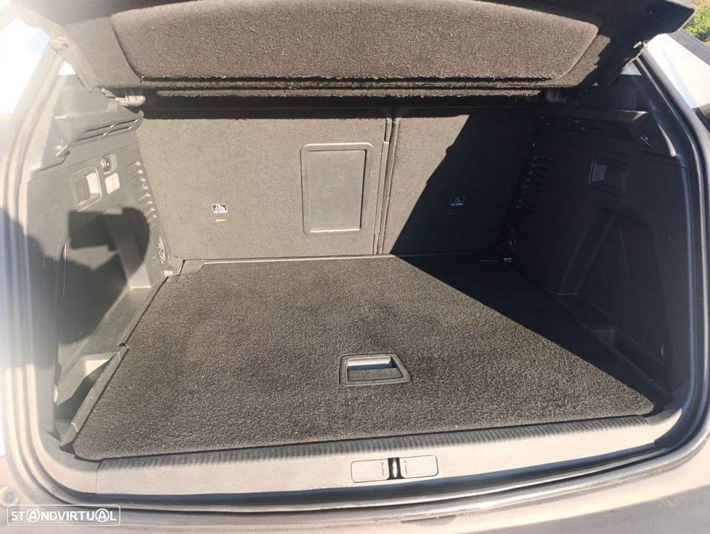 Peugeot 3008 1.6 BlueHDi Allure EAT6 J18 - 10