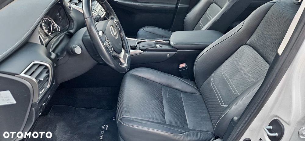 Lexus NX 300h Executive Line - 11