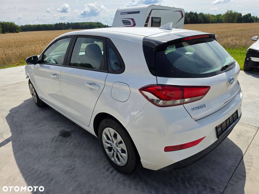 Hyundai i30 1.5 Intro - 2