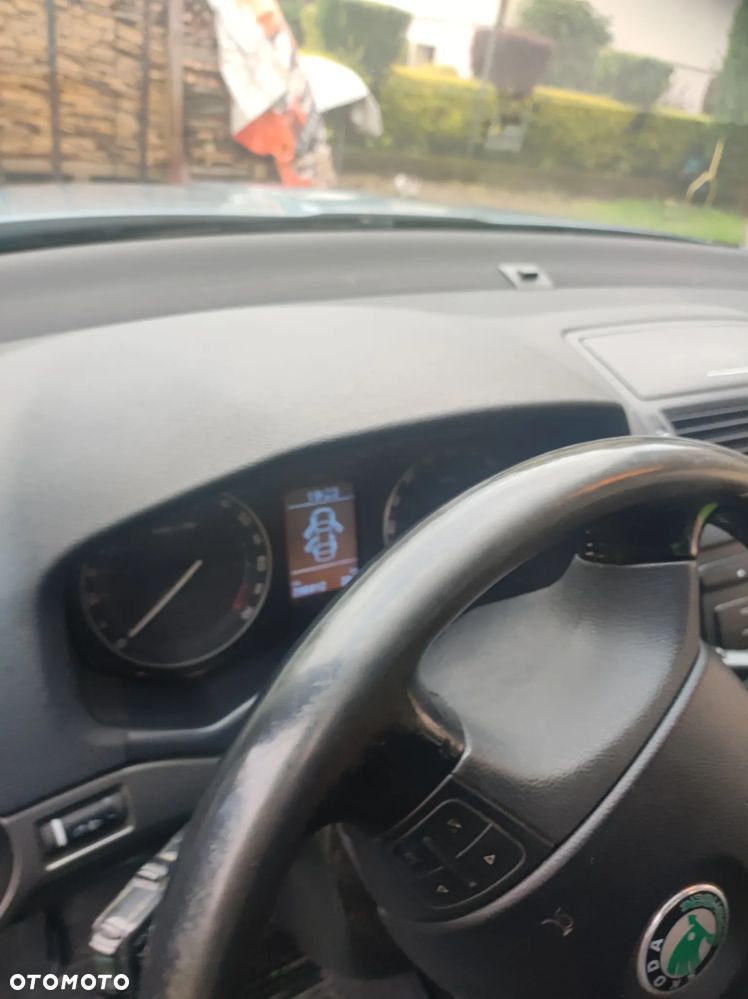 Skoda Octavia 1.6 Selection - 5