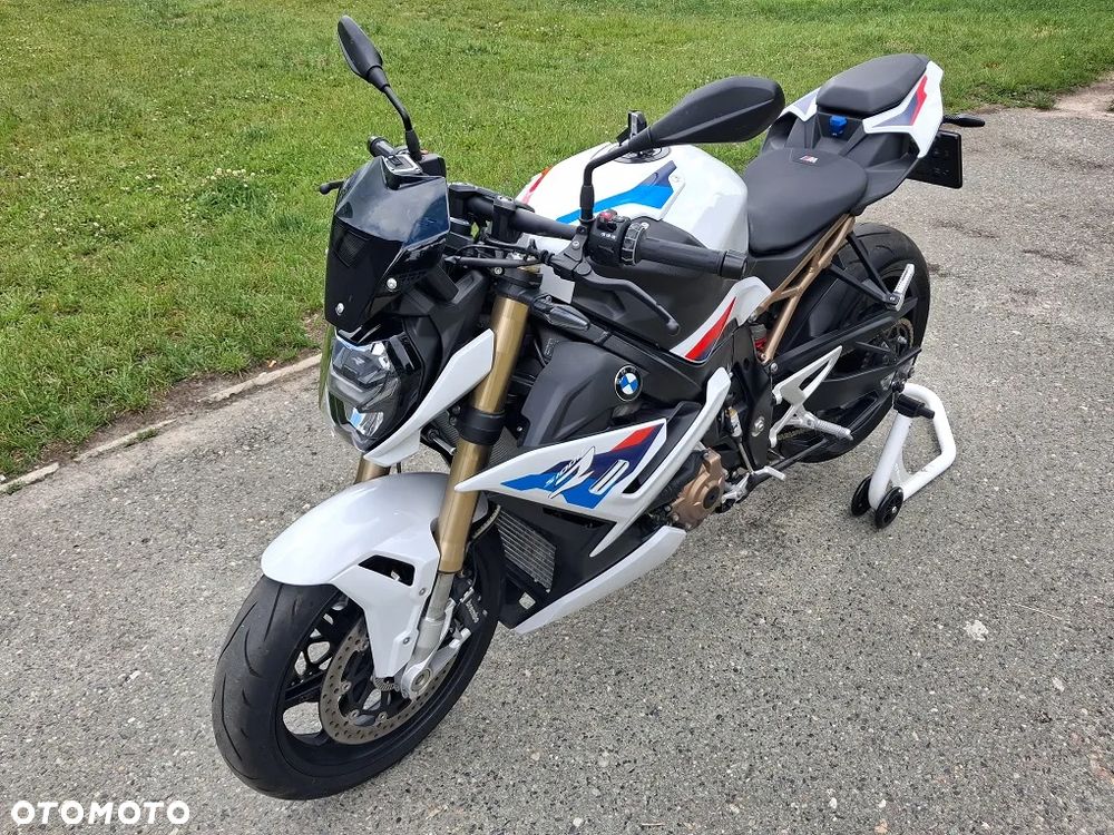 BMW S - 2