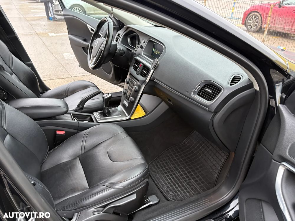 Volvo V40 D4 Summum - 8