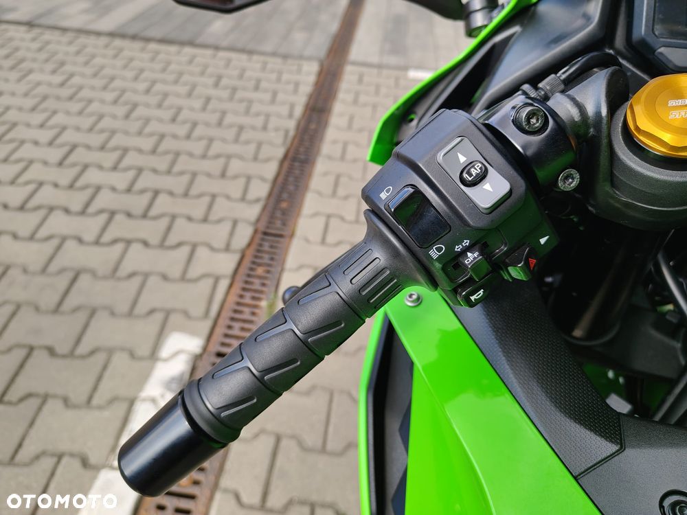 Kawasaki Ninja 400 - 16