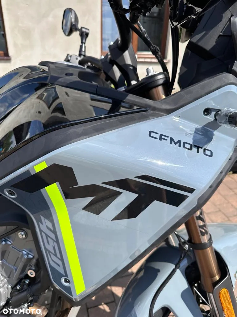 CFMoto MT - 6