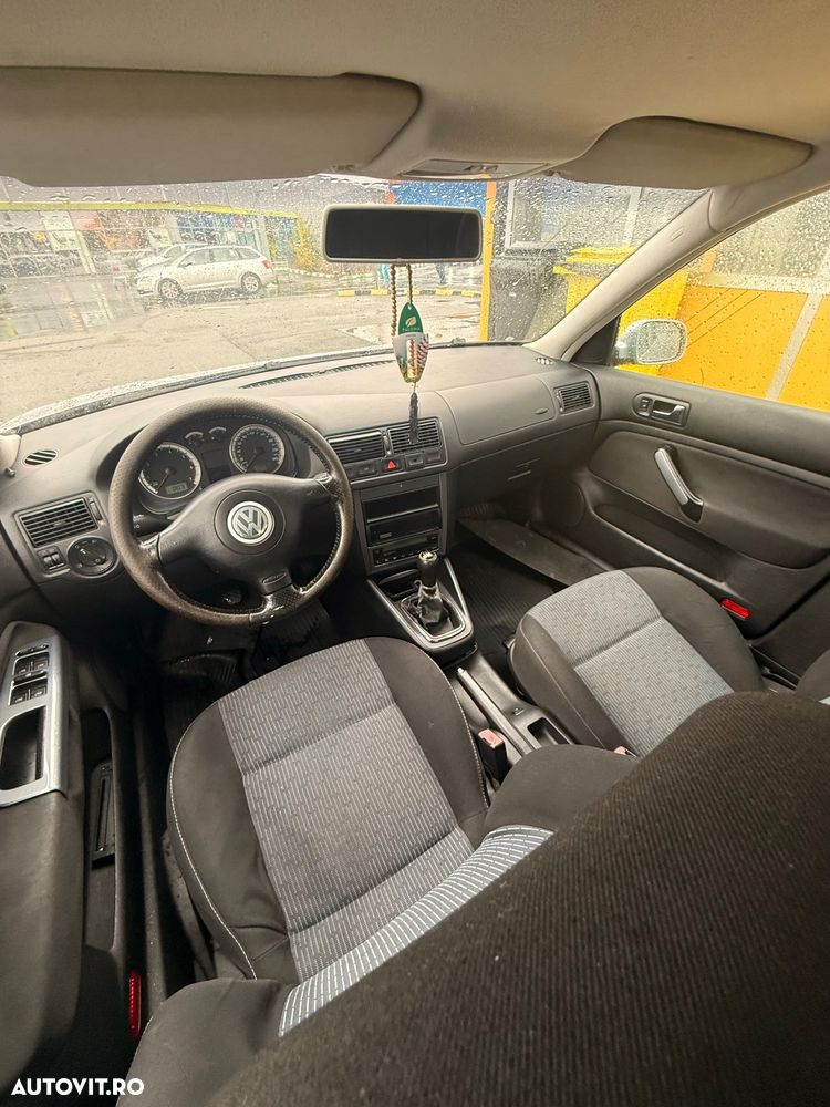 Volkswagen Golf 1.6 - 6